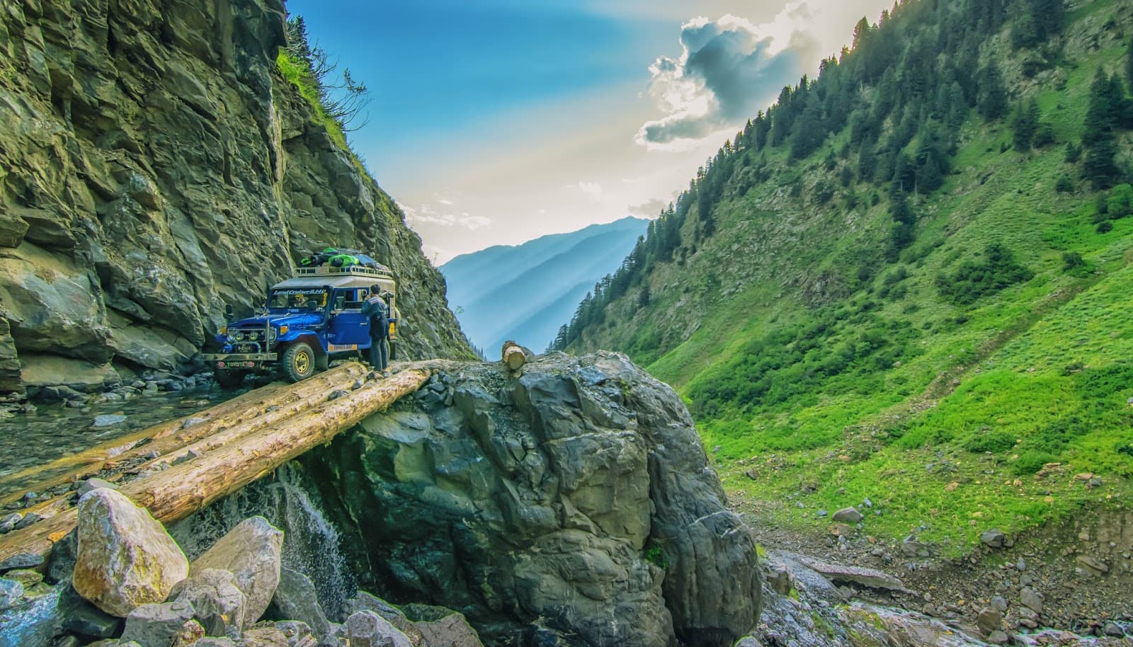 Jeep Safari to Babusar Top