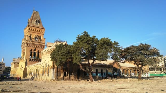 1 Day Empress Market Heritage Walk and Colonial Architecture Tour